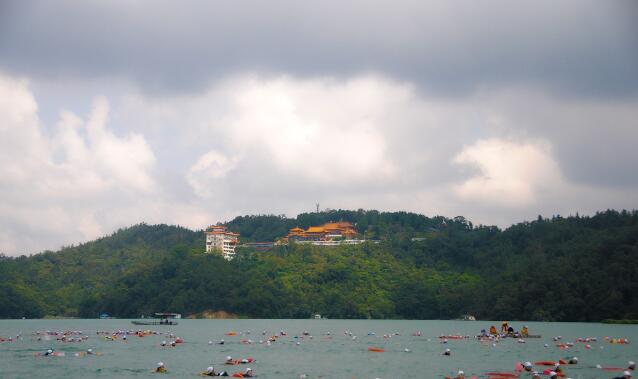 台湾日月潭万人泳渡加强防疫仍 不排除停办