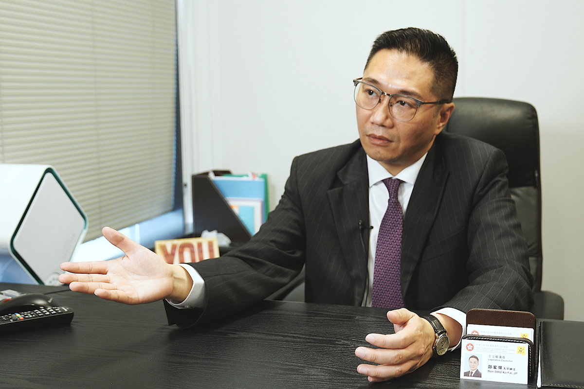 建議仿新加坡做法 邵家輝：政府與商鋪業主各免租2個月