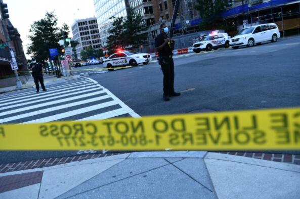 白宮外槍擊案細節：嫌犯快速衝向警員 蹲伏成「射擊狀」