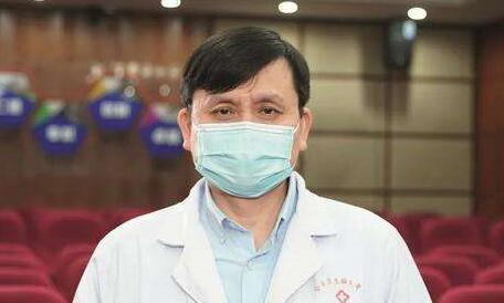 张文宏谈疫苗：不用焦虑 拭目以待三期临床结果