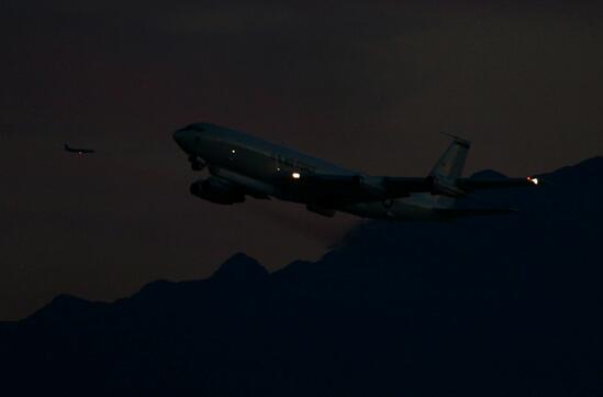 港媒披露：美军机疑伪装成客机 飞近广州时才被确认