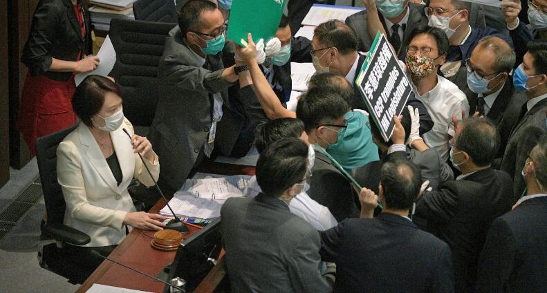 【港事讲场】「總辭」等同自絕從政之路