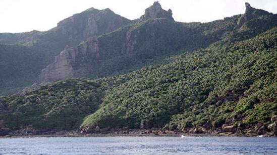 中国海警编队在钓鱼岛领海内巡航