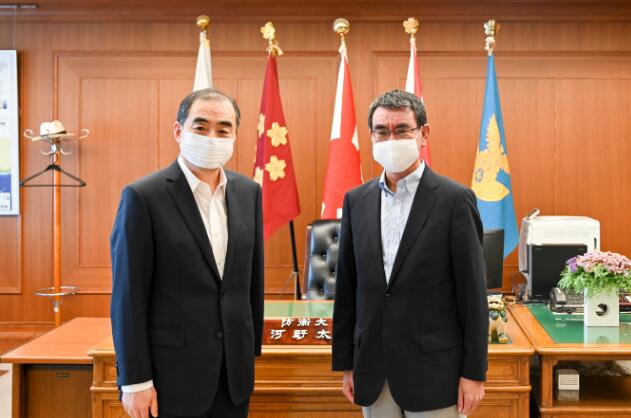 中国驻日大使会见日本防卫大臣 就涉海问题阐述中方立场