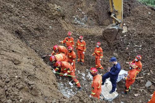 暴雨「肆虐」雲南多地受灾 镇康山体滑坡致5人失联