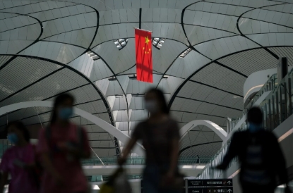 首批美企高管获准包机返回中国 专家：美方的举动不影响对美企的友好