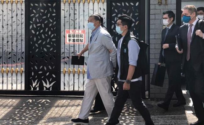 黎智英涉刑恐記者案開審