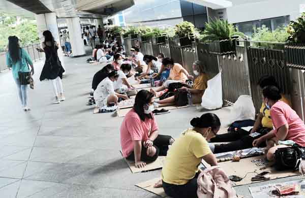 香港外佣渴市炒高薪？ 专家：可考虑短期聘请本地家政
