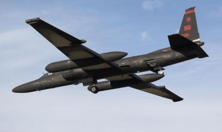 美军机擅闯中国实弹演习禁飞区 国防部：严正交涉