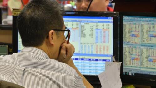 恒指倒挫120點 阿里京東尋頂 港交所靠穩