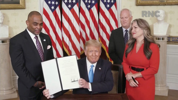 共和黨全代會第2天 獲特赦的搶匪登台挺特朗普