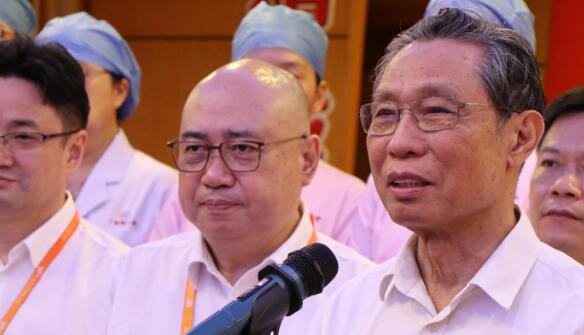 鍾南山：二次感染是个别现象 不宜大肆宣传