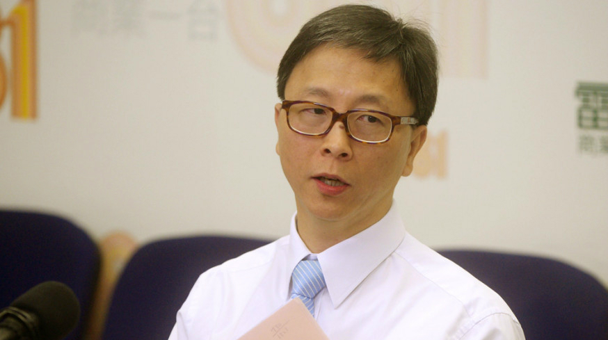 何栢良暫停商台節目訪問 籲用科學原則應對疫境