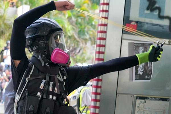 教大講師藏弩箭罪成 判囚12月