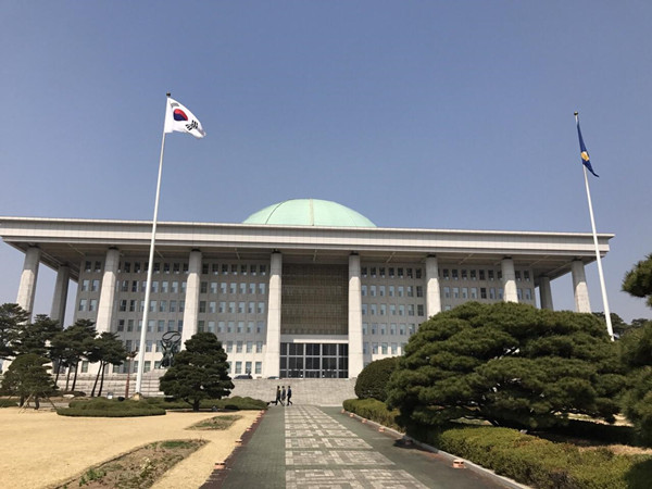 韓國國會關閉、議員隔離