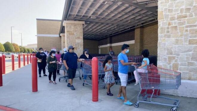 美国遭疫情和救灾双重考验 半数美民众不满政府“抗疫”