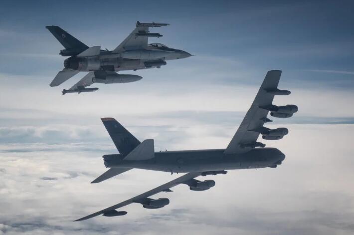 美轰炸机飞遍北约30国 宣称“彰显团结”