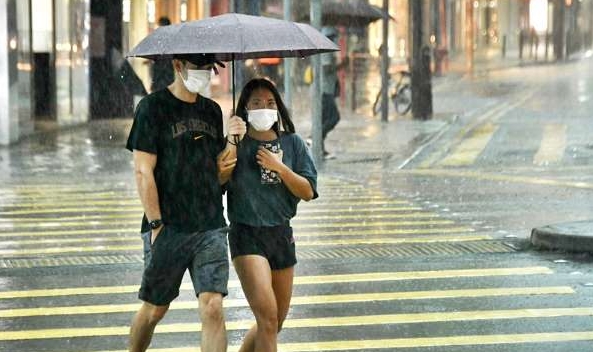 本港一連多日酷熱 高溫引驟雨雷暴