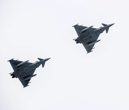 英国一客机上存「潜在威胁」  两战机护送着陆