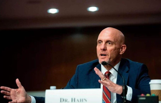 美食药监局局长称：可能绕过正常程序 授权新冠疫苗使用