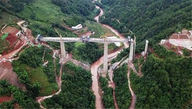 中老铁路一日贯通两座隧道 通车後昆明至西双版纳仅需3小时