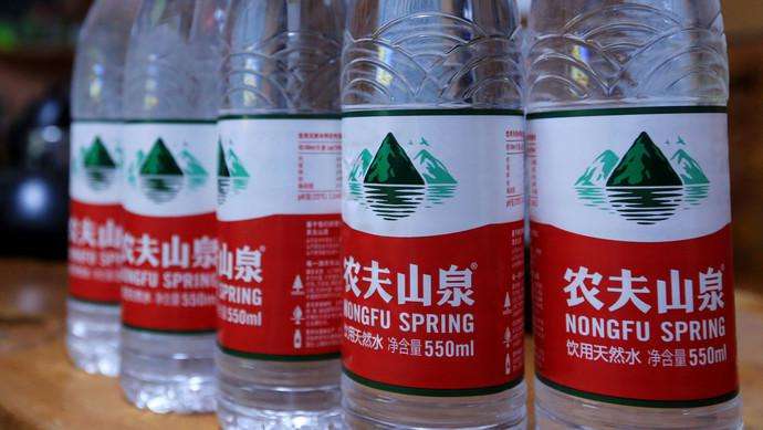 【新股IPO】傳農夫山泉超購800倍 凍資4677億問鼎史上第五位