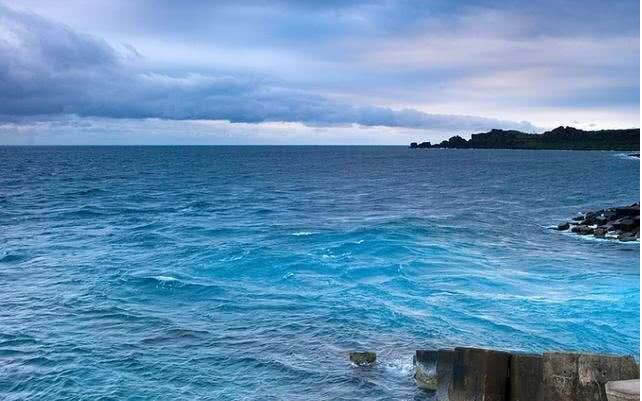 台防务部门称美军驱逐舰昨穿越台湾海峡 系今年第9次