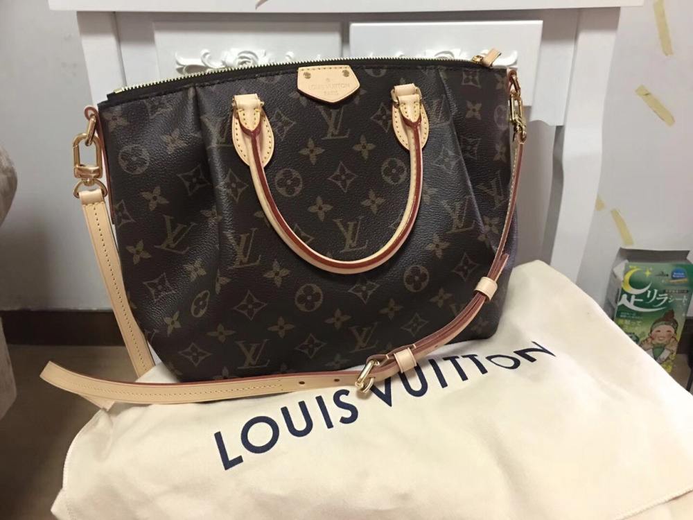 涉案过亿 假LV包可扫出官网链接 比真品先上市