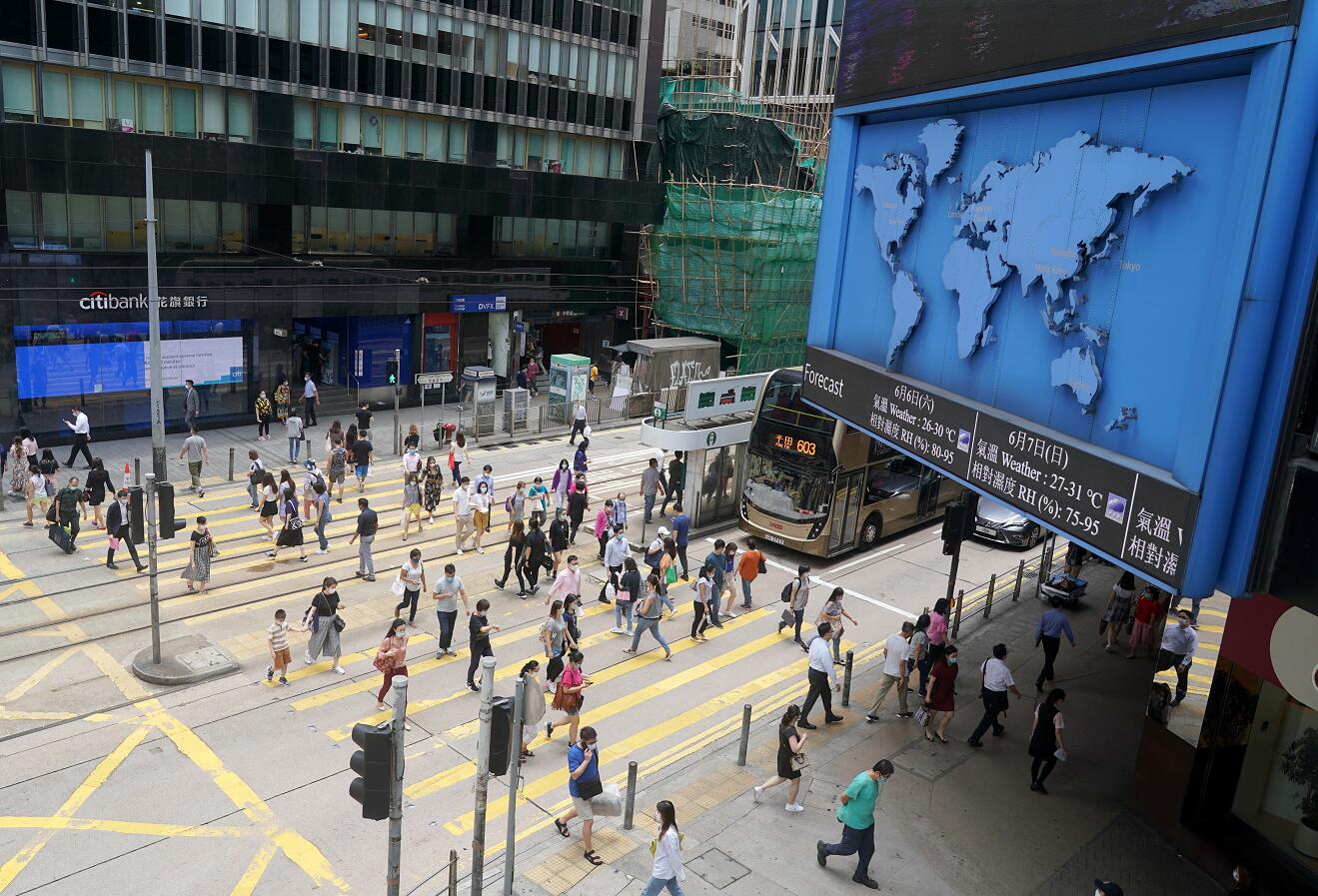 受惠低基數效應 穆迪料港明年復蘇增長8%