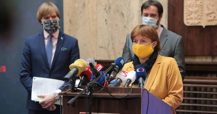 捷克首席卫生官感染新冠 卫生部长被隔离并接受检测