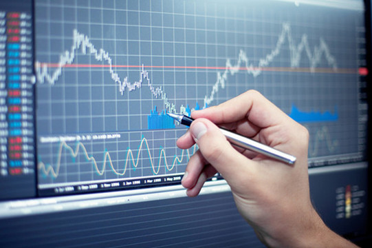 【A股收评】沪指震荡跌0.87% 科技类股逆势活跃