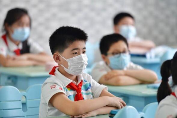 教育部：将督促各省年内出台中小学教师减负清单