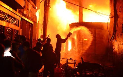孟加拉国一清真寺发生火灾造成至少12人死亡 