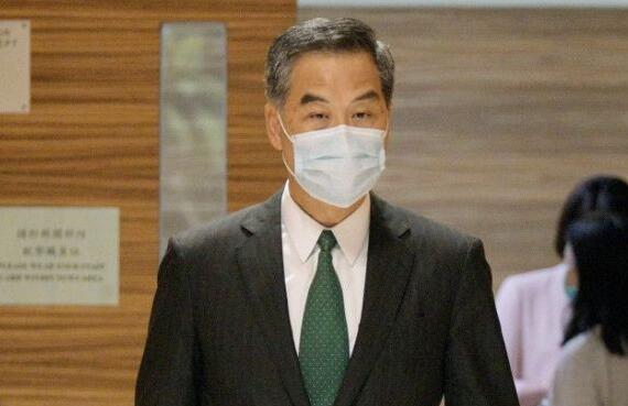 梁振英斥反對派拒溝通：宁进外国领馆不进中联办