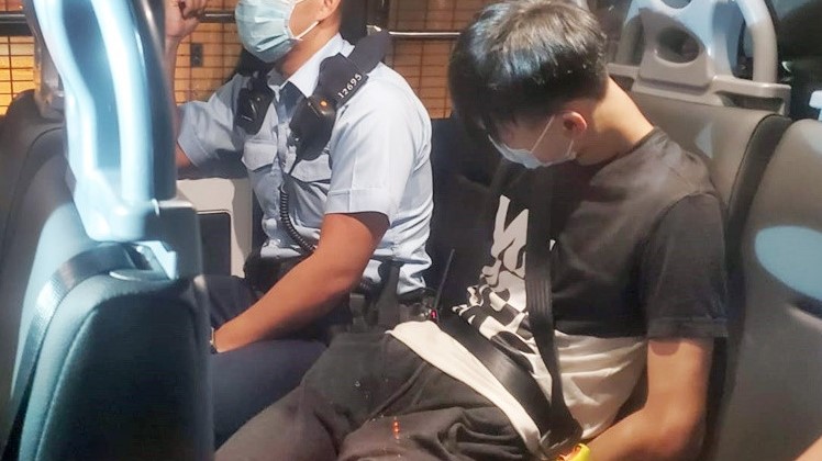 太古城3少年當街搶劫夜跑女 途人合力擒賊