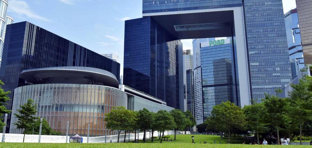 港澳辦中聯辦發言人談香港特區政治體制：是行政主導非三權分立