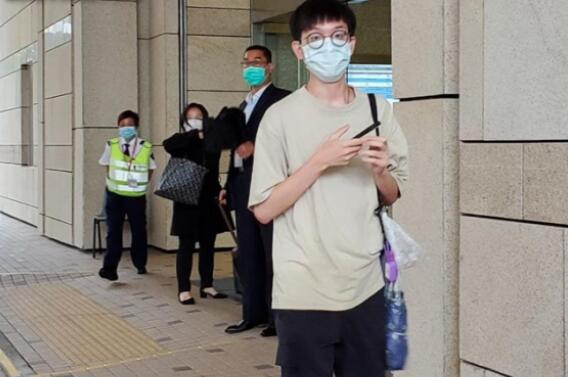 被搜出雷射筆 24歲文員被判社服令