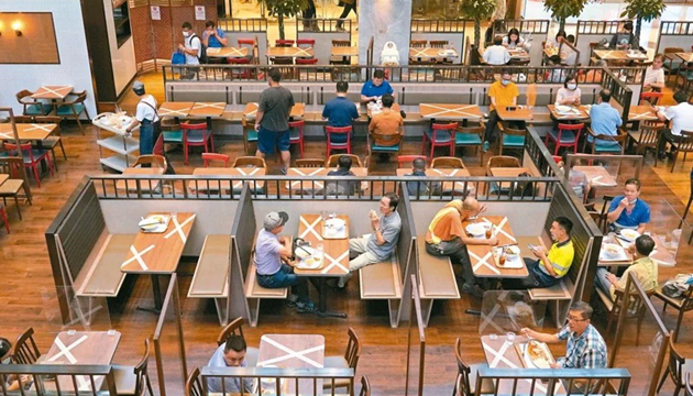 本港周五起限聚令及食肆每枱上限放寬至4人