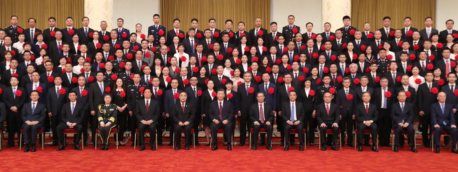 以國之名致敬英雄 全國抗擊新冠肺炎疫情表彰大會舉行