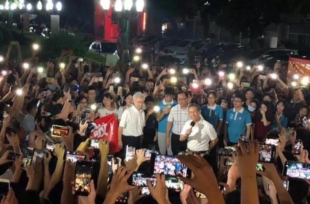 鍾南山幽默谈受勋：走红毯故意走快点，证明我还没老！