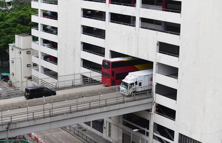 圖集｜油麻地停車場清拆在即「穿墻」奇景將成歷史