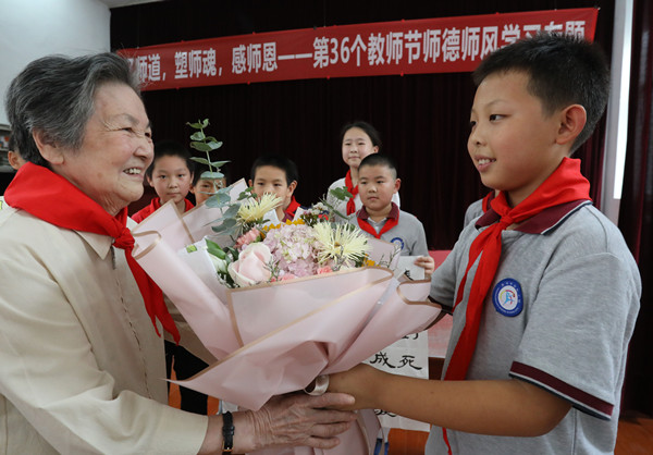 中國迎第36個教師節：補齊教育短板關鍵在師資均衡
