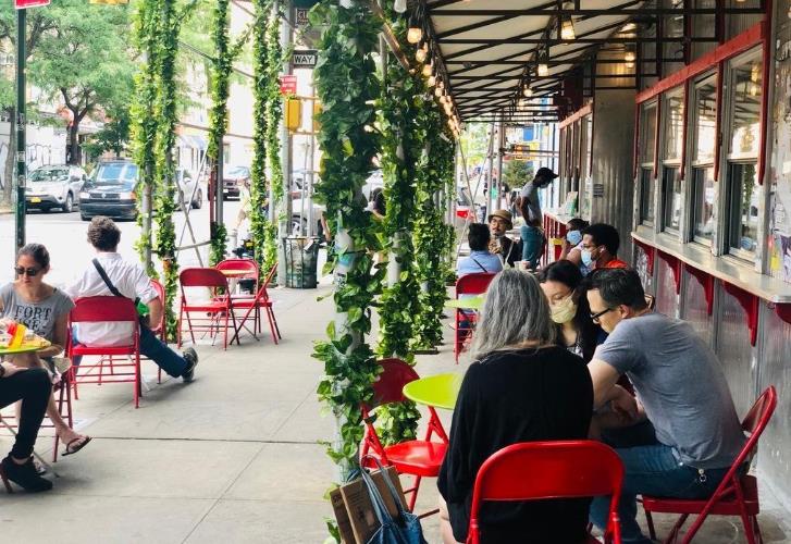 纽约市餐厅9月30日恢复室内用餐 洛杉矶禁止万圣节派对