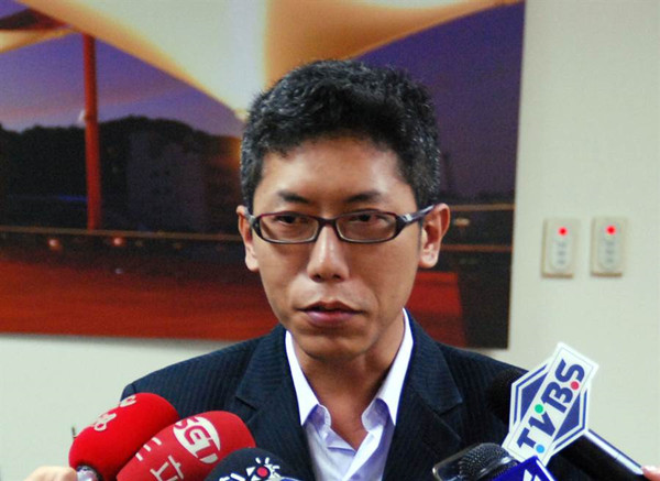 丁允恭醜聞蓋過“美豬”議題　網友歎“台灣人的悲歌”