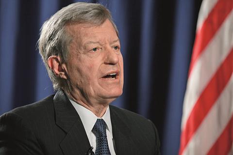 美国前驻华大使鲍卡斯：美国需找到与中国的相处之道 