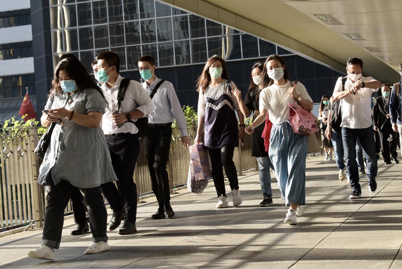 港府宣佈9月15日起全面恢復公共服務 多類娛樂場所今重新營業