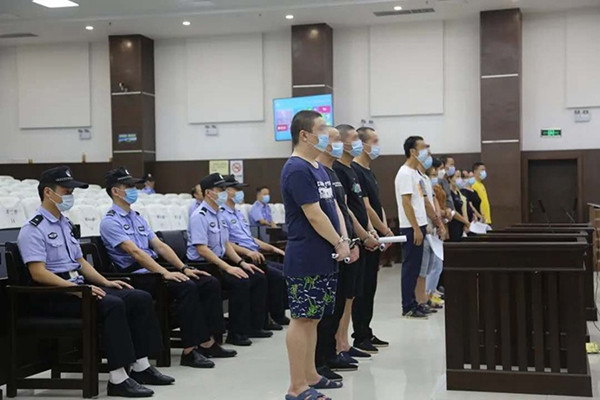 家族式造假鏈揭“假茅台”內幕：只有瓶子是真的