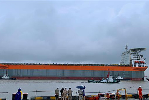 首艘有自航能力的海上浮式生產儲油船在滬完工離廠