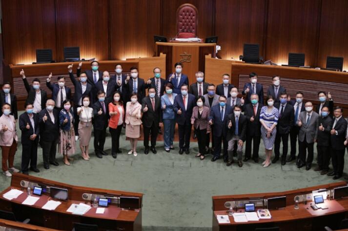 消息指港府建議向完成4年任期議員發約滿酬金