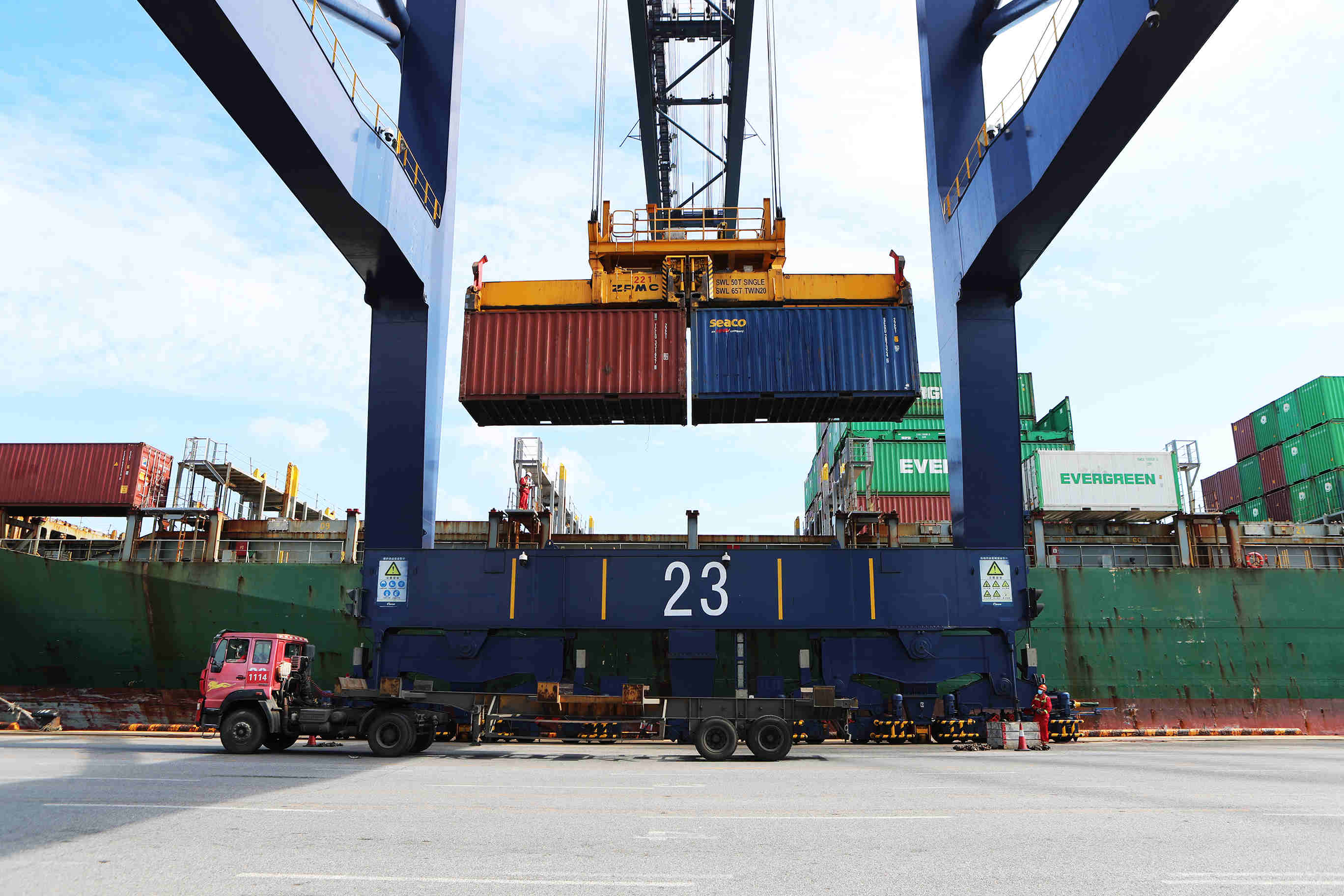 大連自貿片區助力大連集裝箱航線創新發展